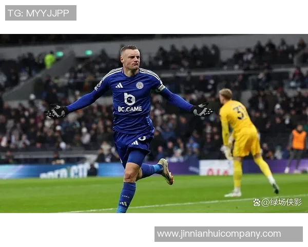 足球专家称瓦尔迪在克雷莫内塞表现出色预计能踢到41岁