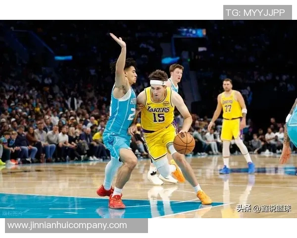 三球348次抢断跻身黄蜂队历史前十助攻与三分命中数同样创队史佳绩