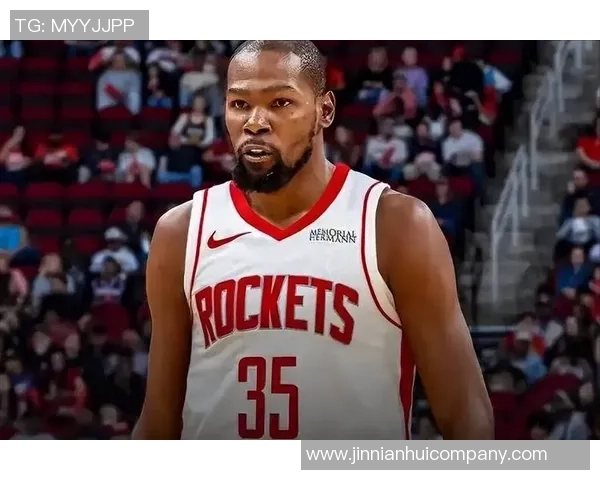 火箭队训练日常曝光杜兰特单打技艺提升申京专注低位技术磨练